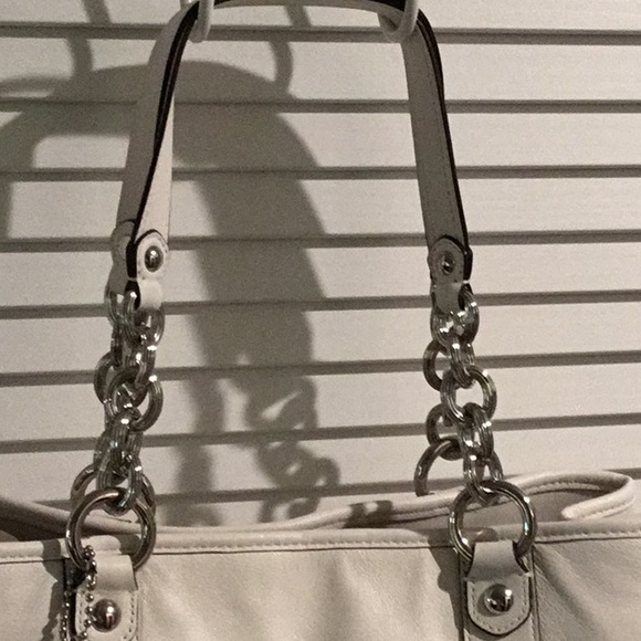 🌻NWOT Coach Large Leather Poppy Tote with large front pocket. - Picture 5 of 16